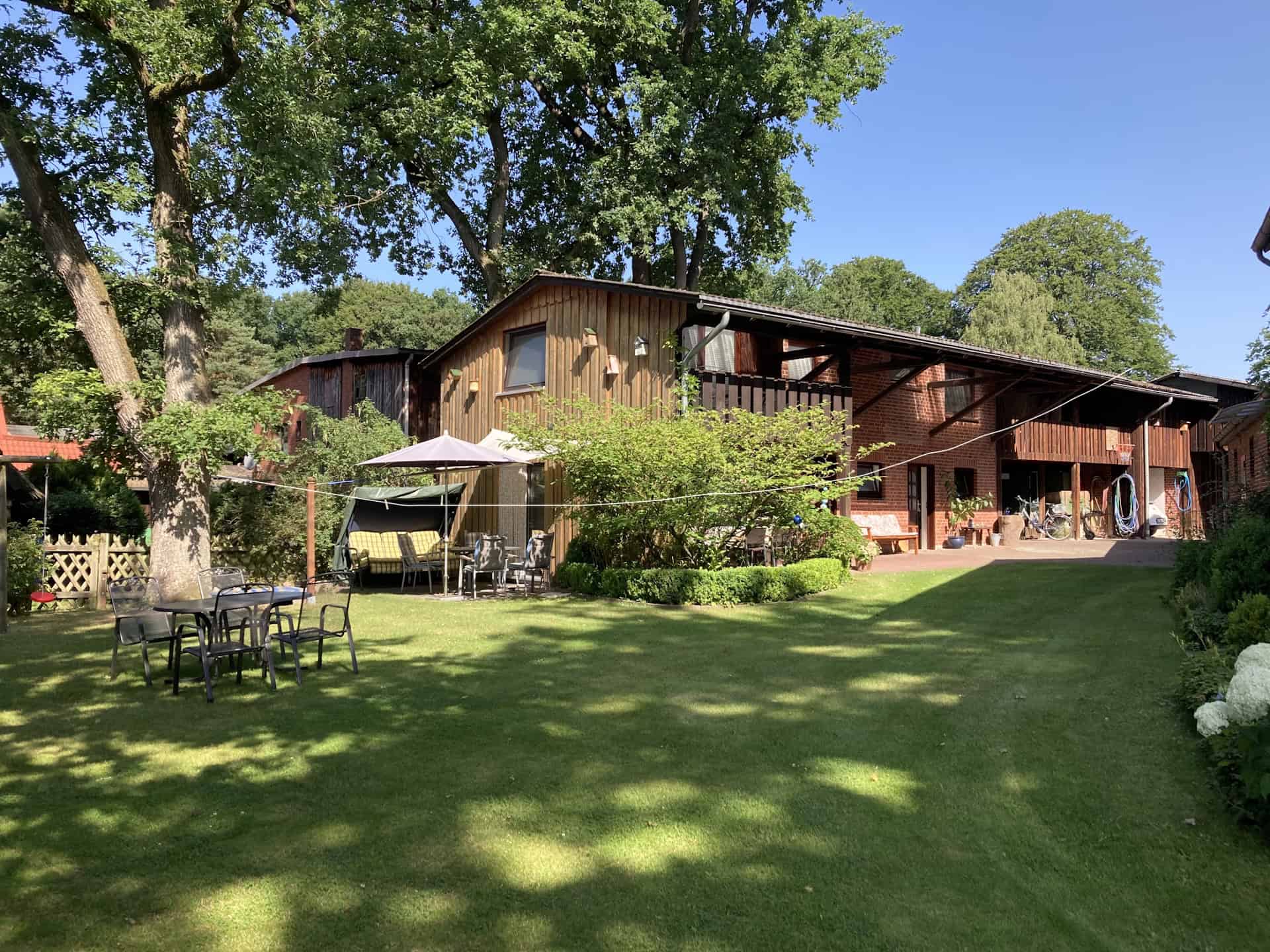 Pension und Ferienhaus Ehrhorn - Garten und Liegewiese