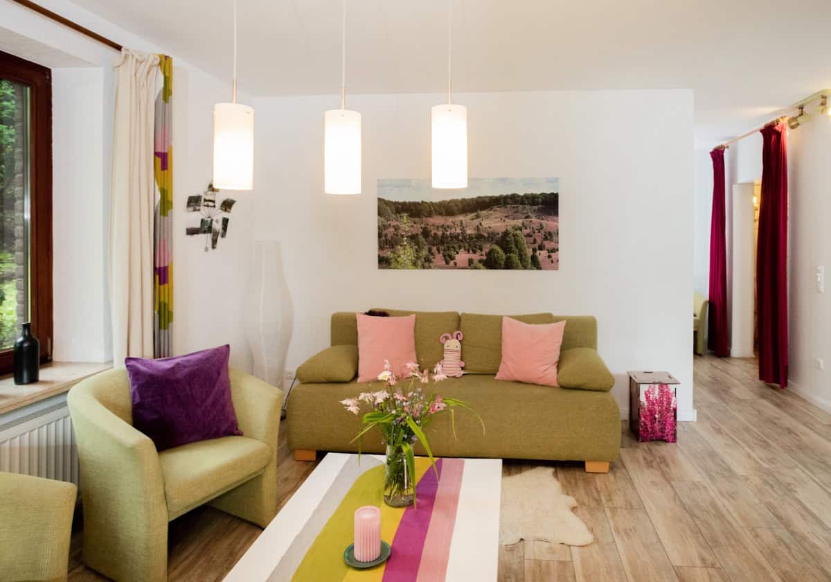 Heidebild im Wohnzimmer der Ferienwohnung Emmy auf dem Ferienhof Drewes in Ollsen in der Lüneburger Heide