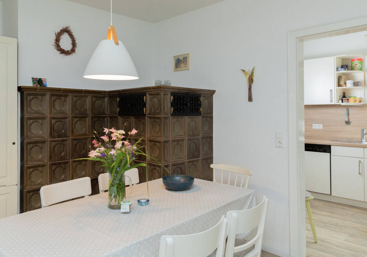 Großer Kachelofen in der Ferienwohnung Emmy auf dem Ferienhof Drewes in Ollsen in der Lüneburger Heide