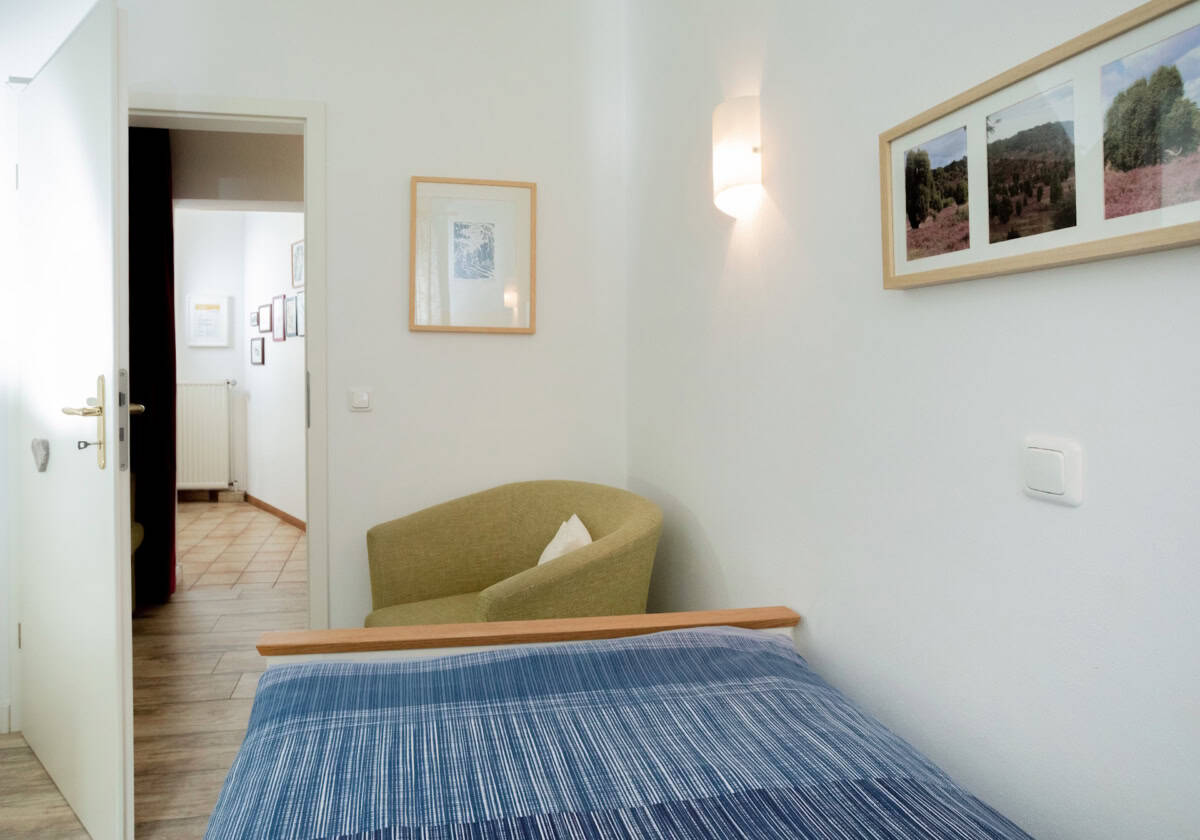 Kleines Zimmer der Ferienwohnung Emmy auf dem Ferienhof Drewes in Ollsen in der Lüneburger Heide