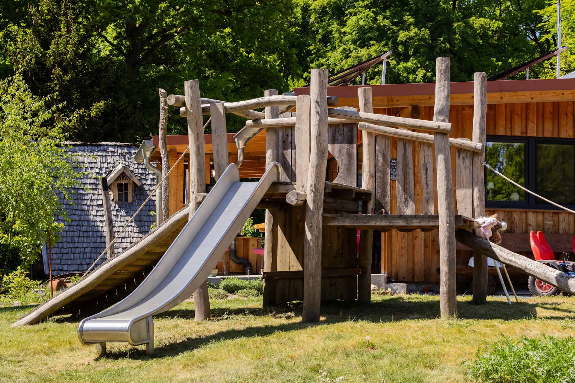 Rutschanlage auf dem Spielplatz von Ferienhof Drewes