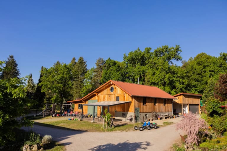 Die große Scheune auf dem Ferienhof Drewes in Ollsen/Lüneburger Heide