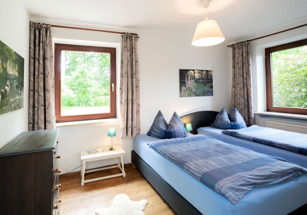 Schlafzimmer 2 der Ferienwohnung Emmy auf dem Ferienhof Drewes in Ollsen in der Lüneburger Heide