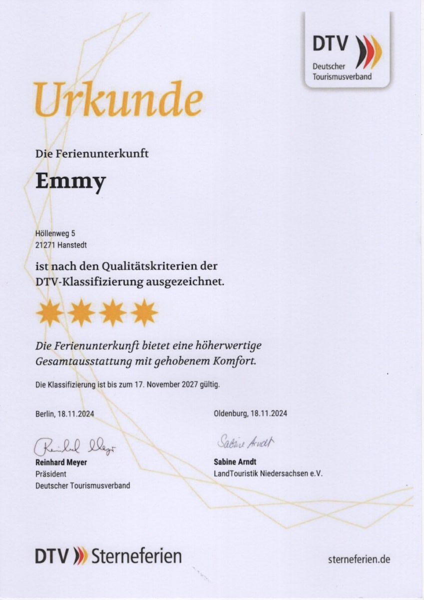 Ferienhof Drewes: Die Ferienunterkunft Emmy Höllenweg 5, 21271 Hanstedt ist nach den Qualitätskriterien der DTV-Klassifizierung ausgezeichnet. 4 Sterne. Die Ferienunterkunft bietet eine höherwertige Gesamtausstattung mit gehobenem Komfort. Die Klassifizierung ist bis zum 17. November 2027 gültig.