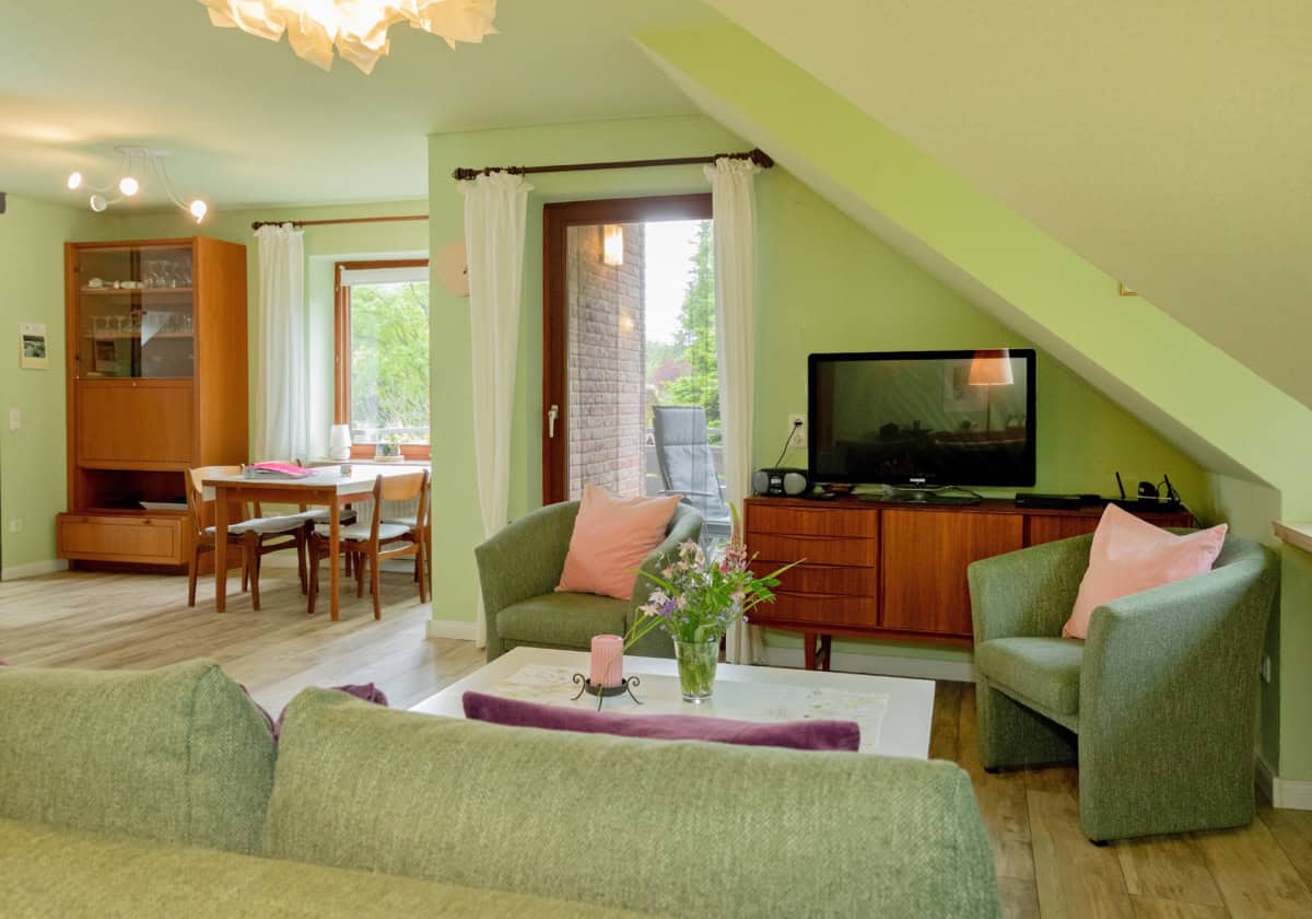 Wohnraum mit Essplatz der Ferienwohnung Marie auf dem Ferienhof Drewes in Ollsen in der Lüneburger Heide